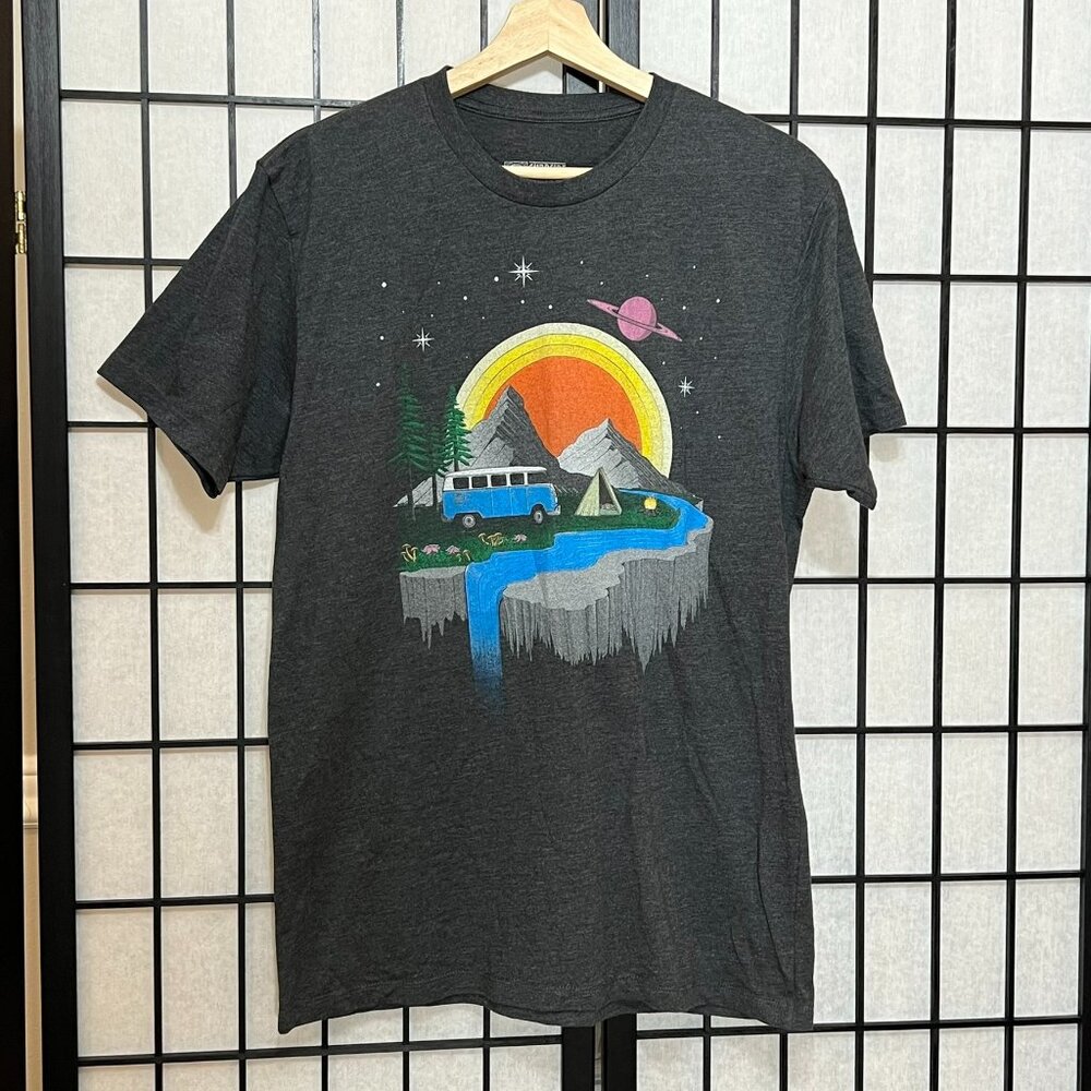 Curbside Mountains Van Camping Gray Crew Neck Basic T-Shirt Men's Medium